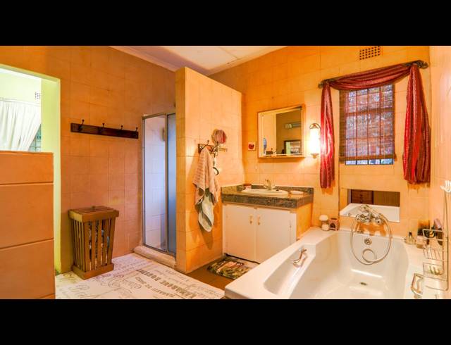 6 BEDROOM LODGE FOR SALE IN SCHURVEBERG AH